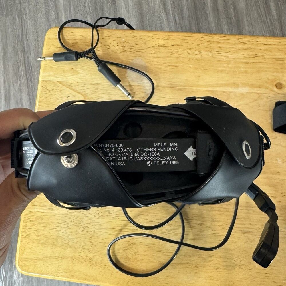 Telex ProAir 2000E Aviation Headset With Microphone And Cables Black 70470-000 - Picture 7 of 11